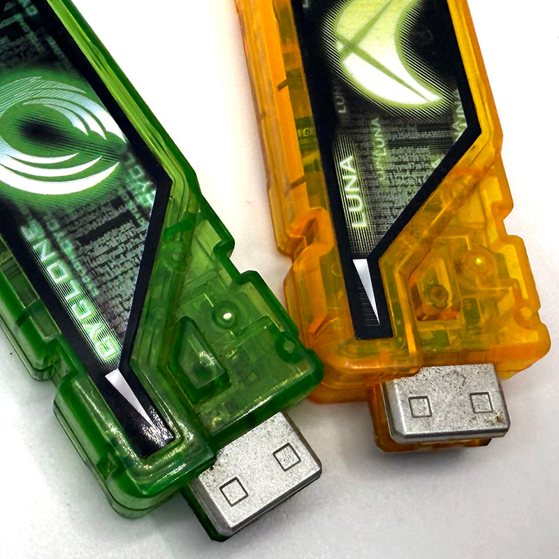 【Pre-owned】KAMEN RIDER Ｗ HENSHIN BELT DX DoubleDriver 【Damaged】