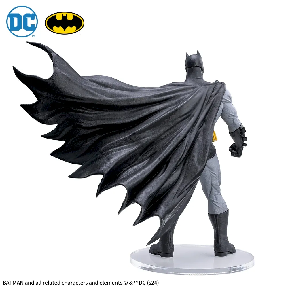DC Act/Cut Premium Figure “BATMAN”